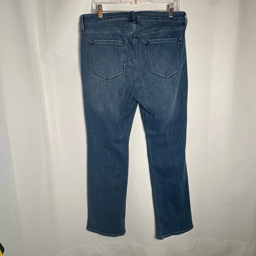 Old Navy Mid Rise Wow‎ Boot-Cut Jeans Womens 14 Medium Wash Blue Stretch Denim